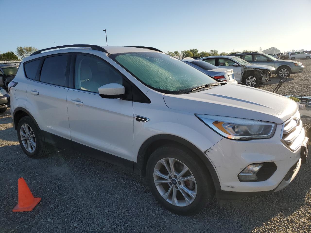 Photo 3 VIN: 1FMCU0GD3HUA39336 - FORD ESCAPE 