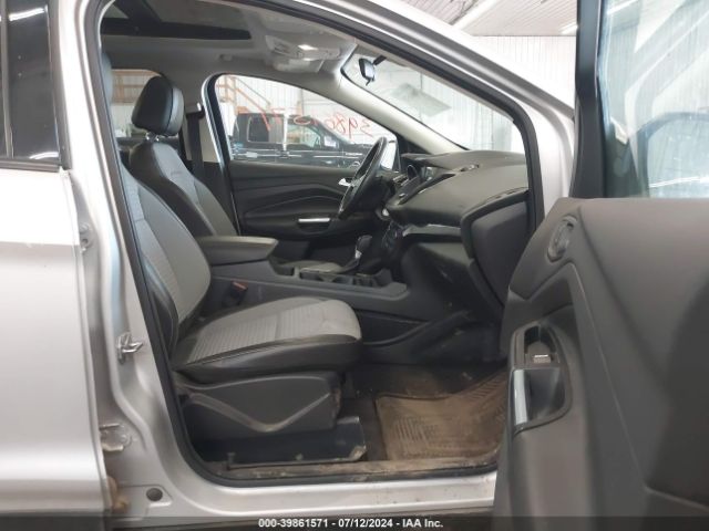 Photo 4 VIN: 1FMCU0GD3HUA82252 - FORD ESCAPE 