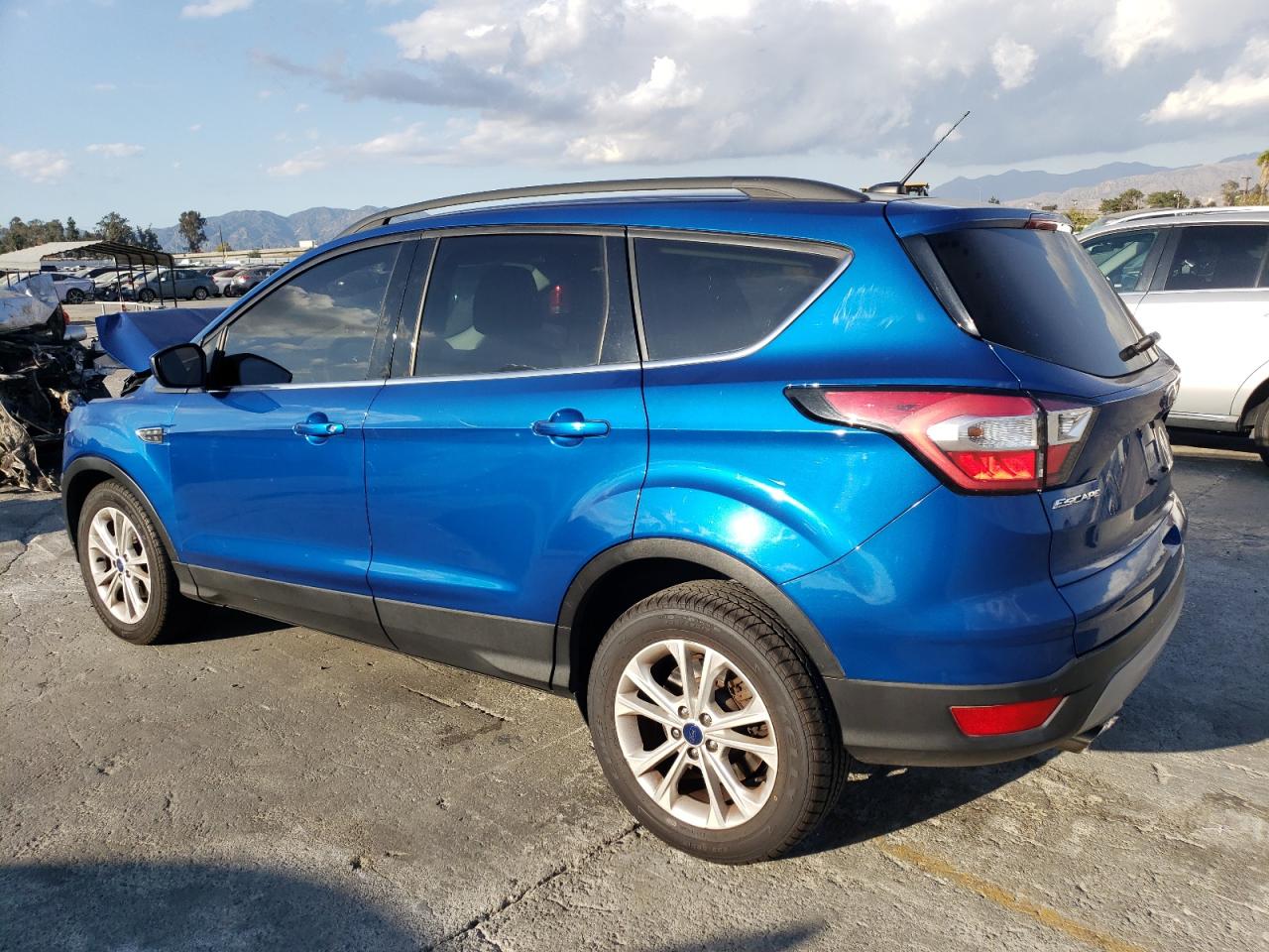 Photo 1 VIN: 1FMCU0GD3HUC63884 - FORD ESCAPE 