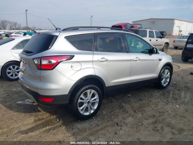 Photo 3 VIN: 1FMCU0GD3HUC71788 - FORD ESCAPE 