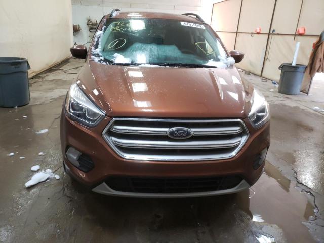 Photo 4 VIN: 1FMCU0GD3HUD17880 - FORD ESCAPE SE 