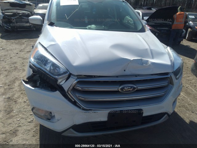 Photo 5 VIN: 1FMCU0GD3HUD36980 - FORD ESCAPE 