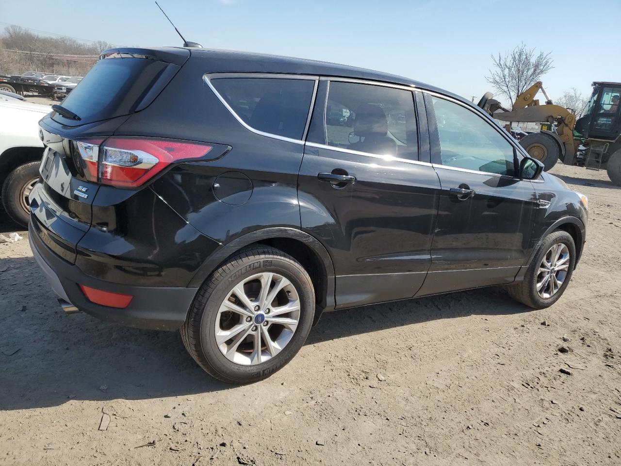 Photo 2 VIN: 1FMCU0GD3HUE03707 - FORD ESCAPE 