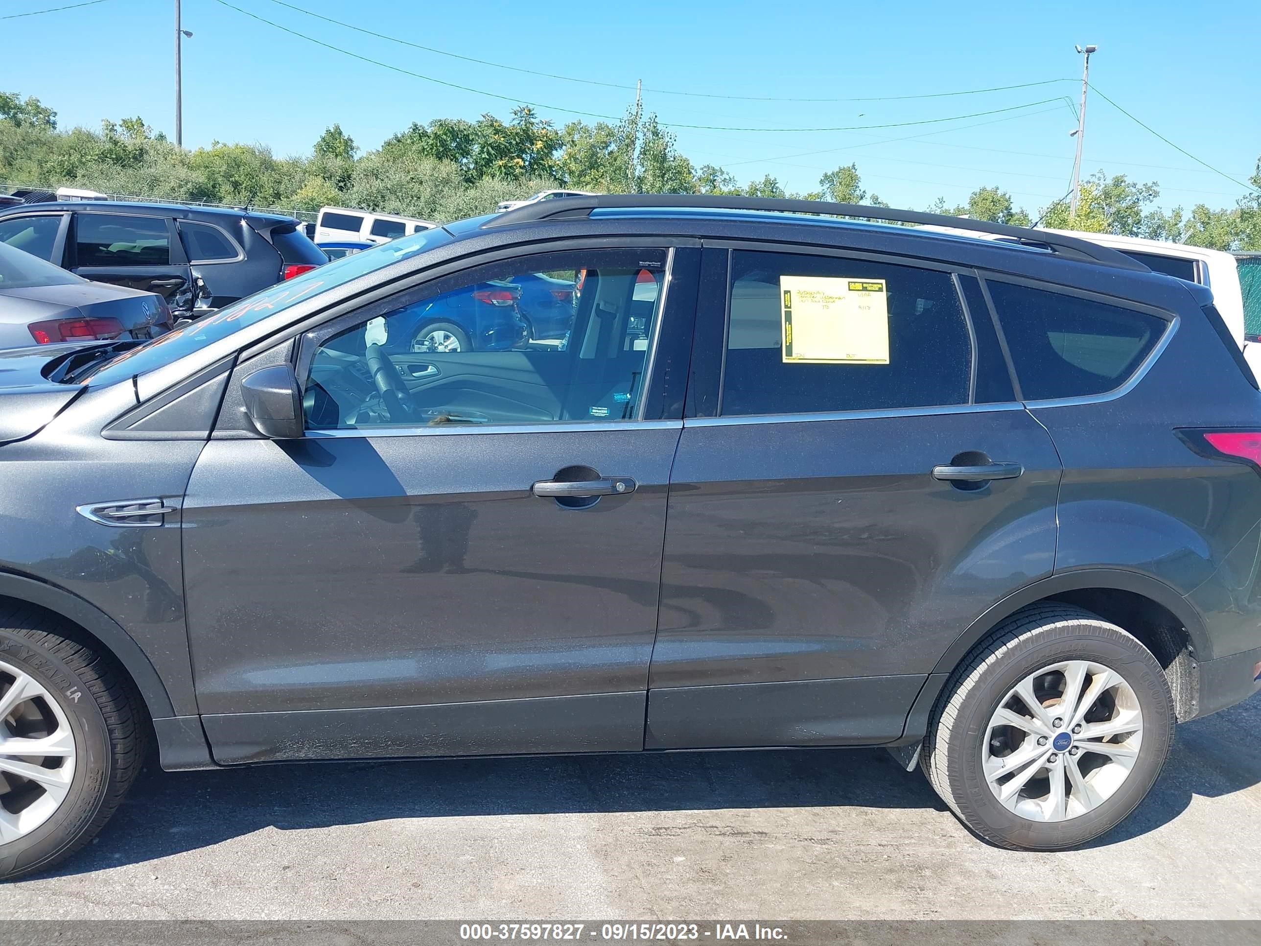 Photo 13 VIN: 1FMCU0GD3HUE15226 - FORD ESCAPE 