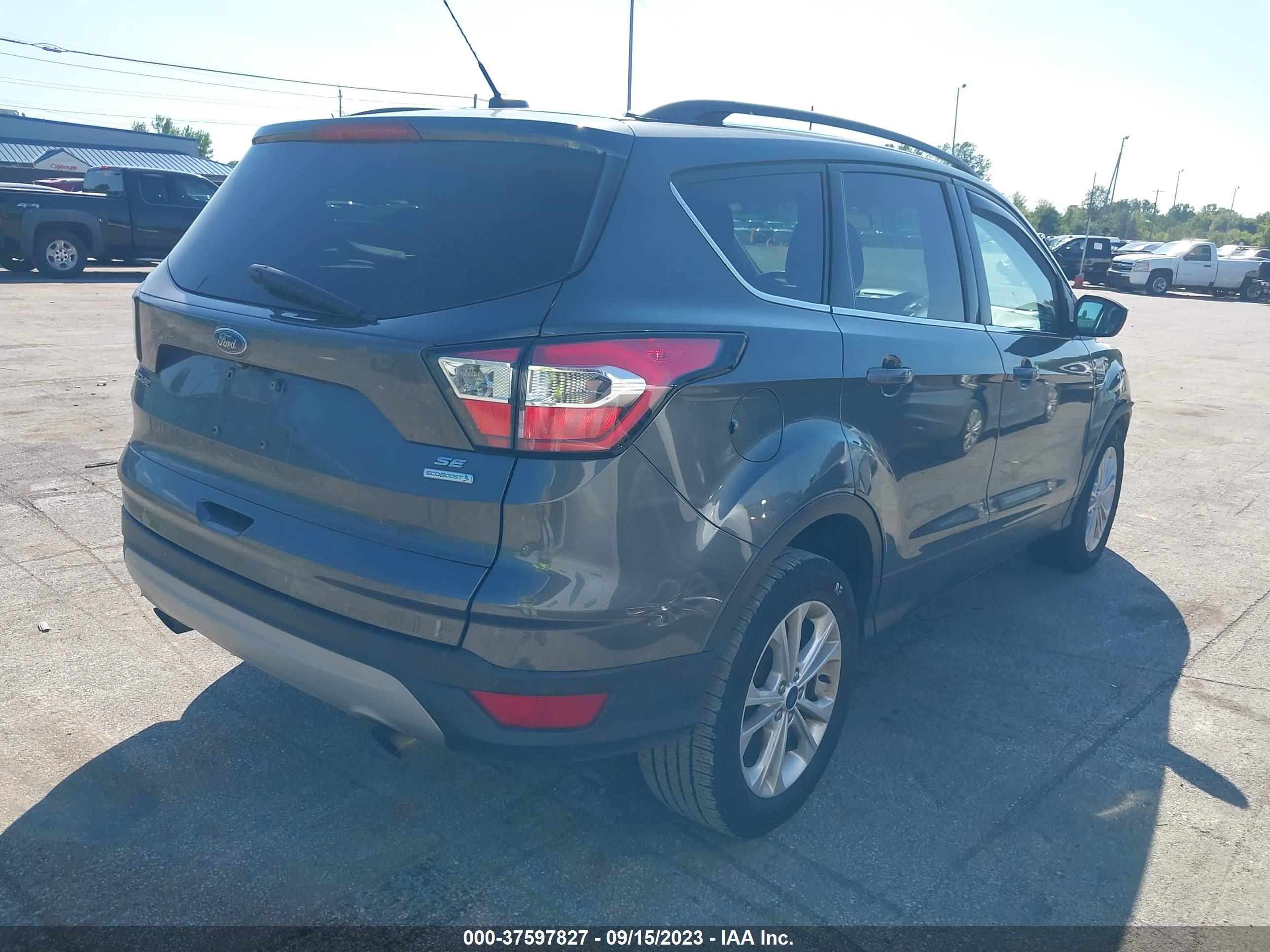 Photo 3 VIN: 1FMCU0GD3HUE15226 - FORD ESCAPE 