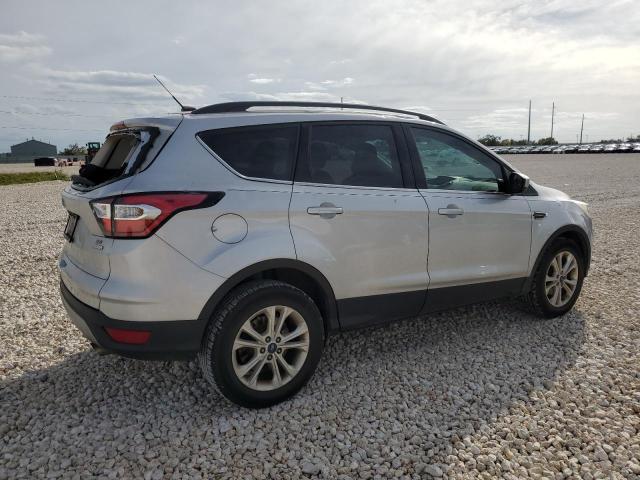 Photo 2 VIN: 1FMCU0GD3JUA09582 - FORD ESCAPE 