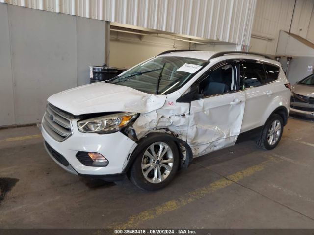 Photo 1 VIN: 1FMCU0GD3JUA37270 - FORD ESCAPE 