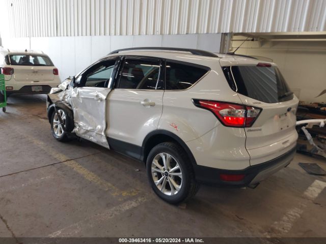 Photo 2 VIN: 1FMCU0GD3JUA37270 - FORD ESCAPE 