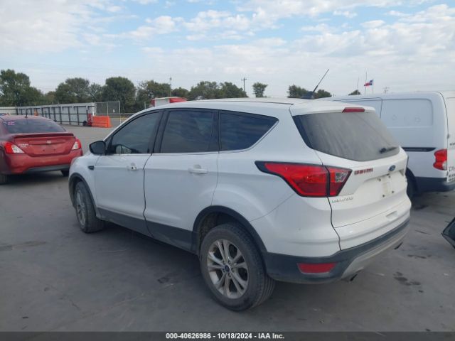 Photo 2 VIN: 1FMCU0GD3KUA46777 - FORD ESCAPE 