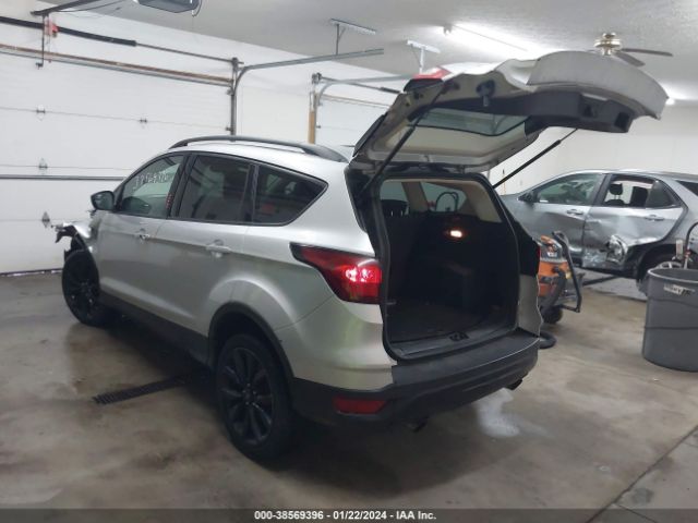 Photo 2 VIN: 1FMCU0GD3KUB80799 - FORD ESCAPE 