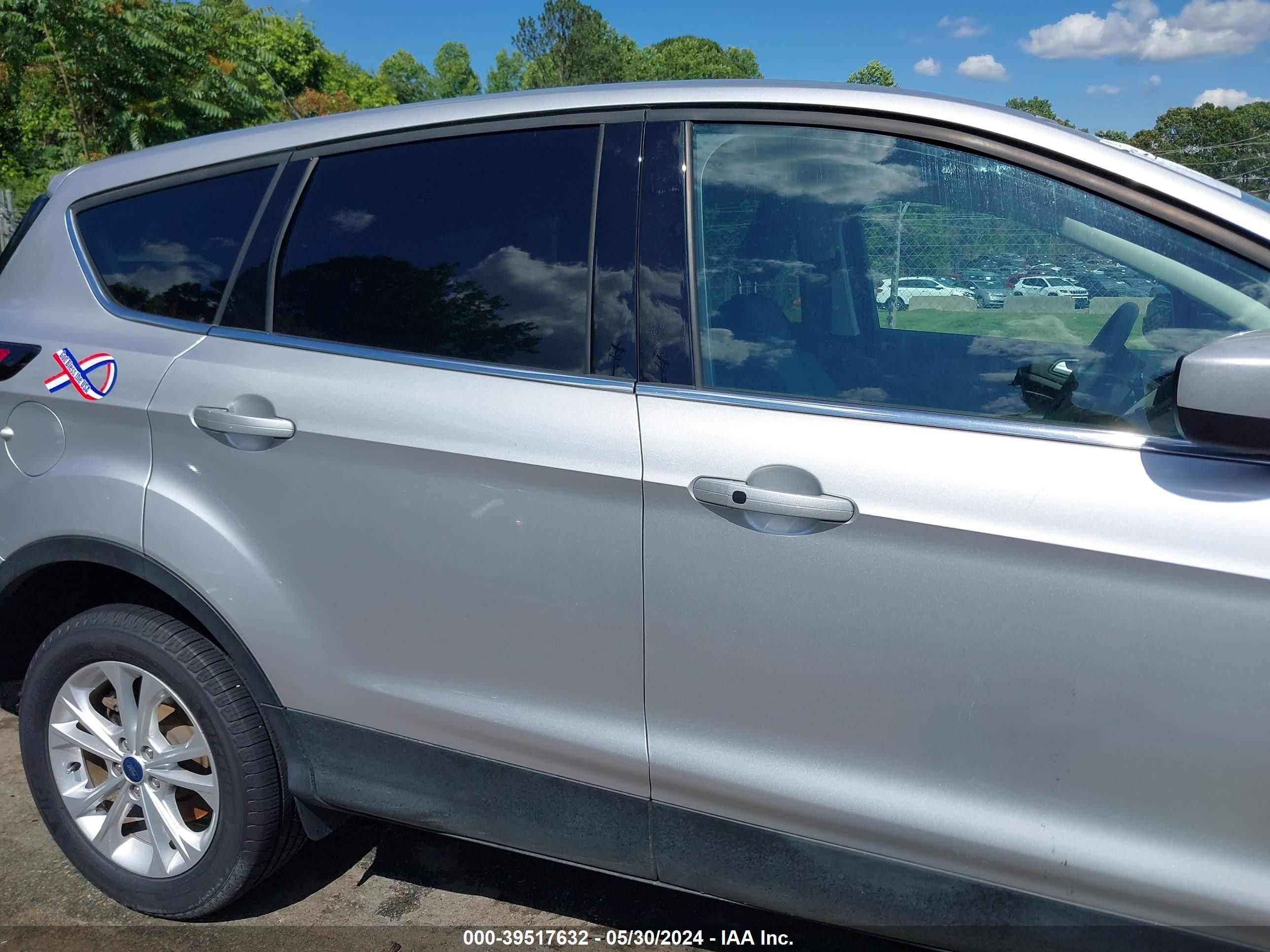 Photo 12 VIN: 1FMCU0GD3KUB94203 - FORD ESCAPE 