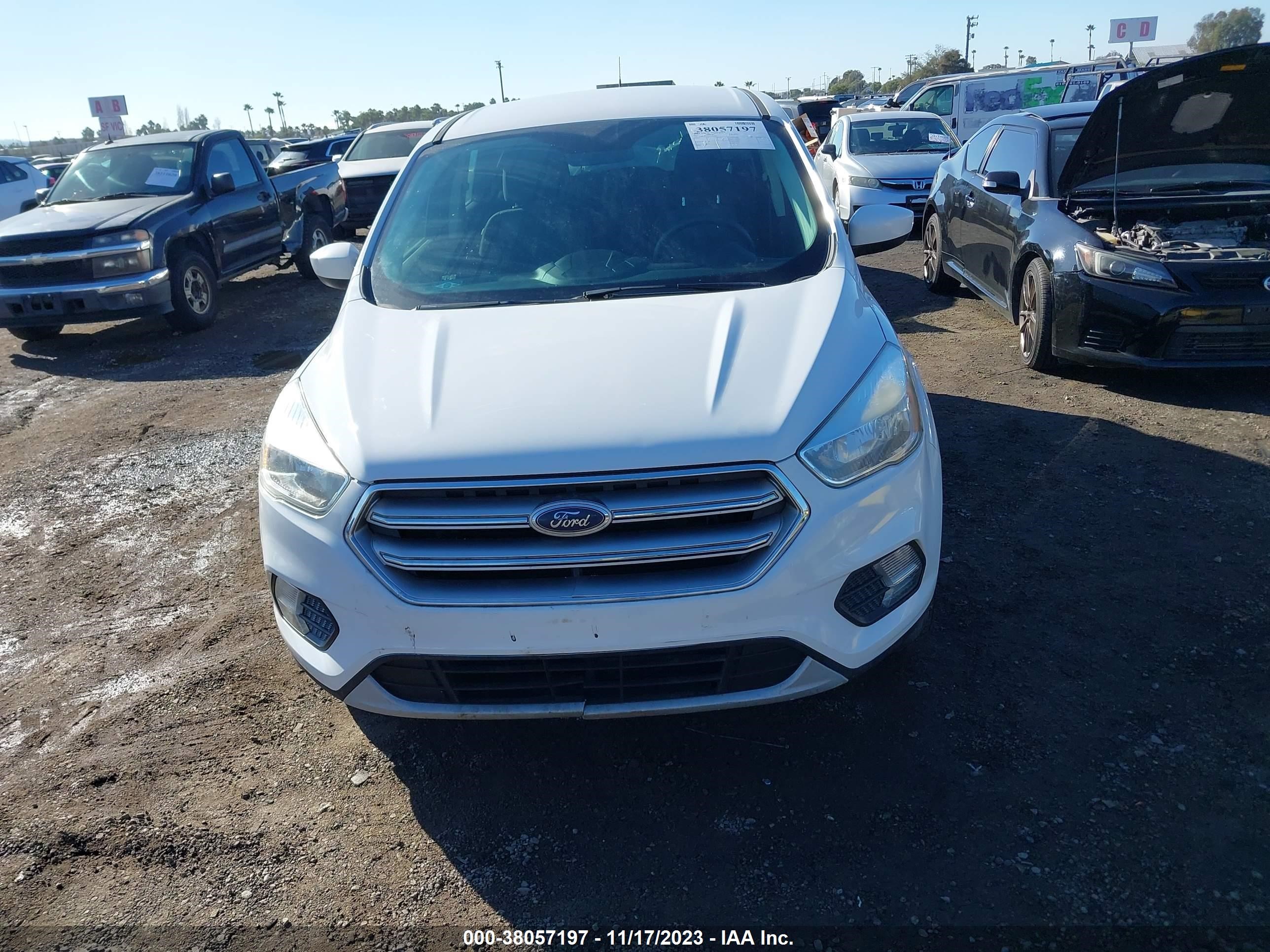 Photo 11 VIN: 1FMCU0GD4HUD30282 - FORD ESCAPE 