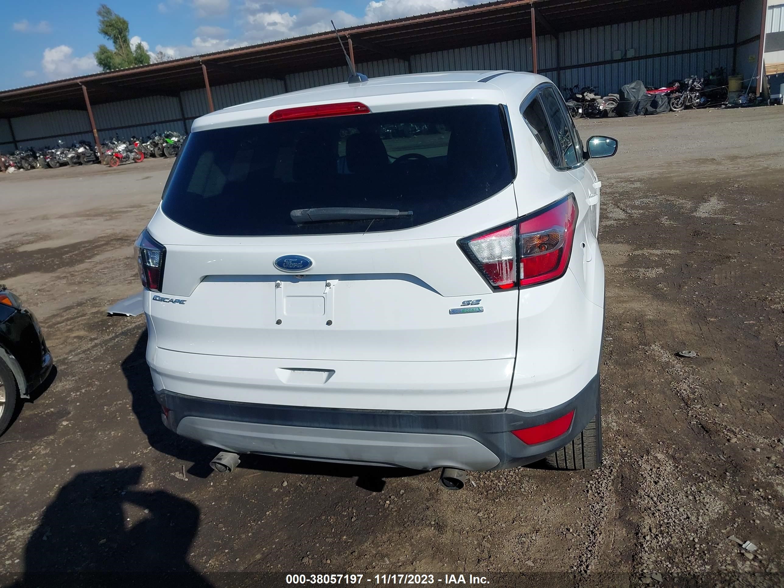 Photo 15 VIN: 1FMCU0GD4HUD30282 - FORD ESCAPE 