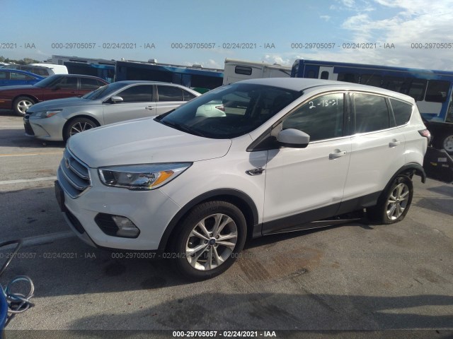 Photo 1 VIN: 1FMCU0GD4HUE39177 - FORD ESCAPE 