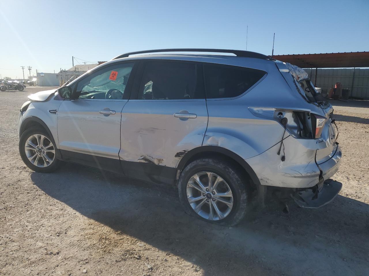 Photo 1 VIN: 1FMCU0GD4JUA11888 - FORD ESCAPE 