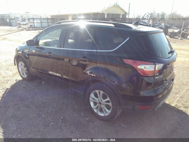 Photo 2 VIN: 1FMCU0GD4JUA63957 - FORD ESCAPE 