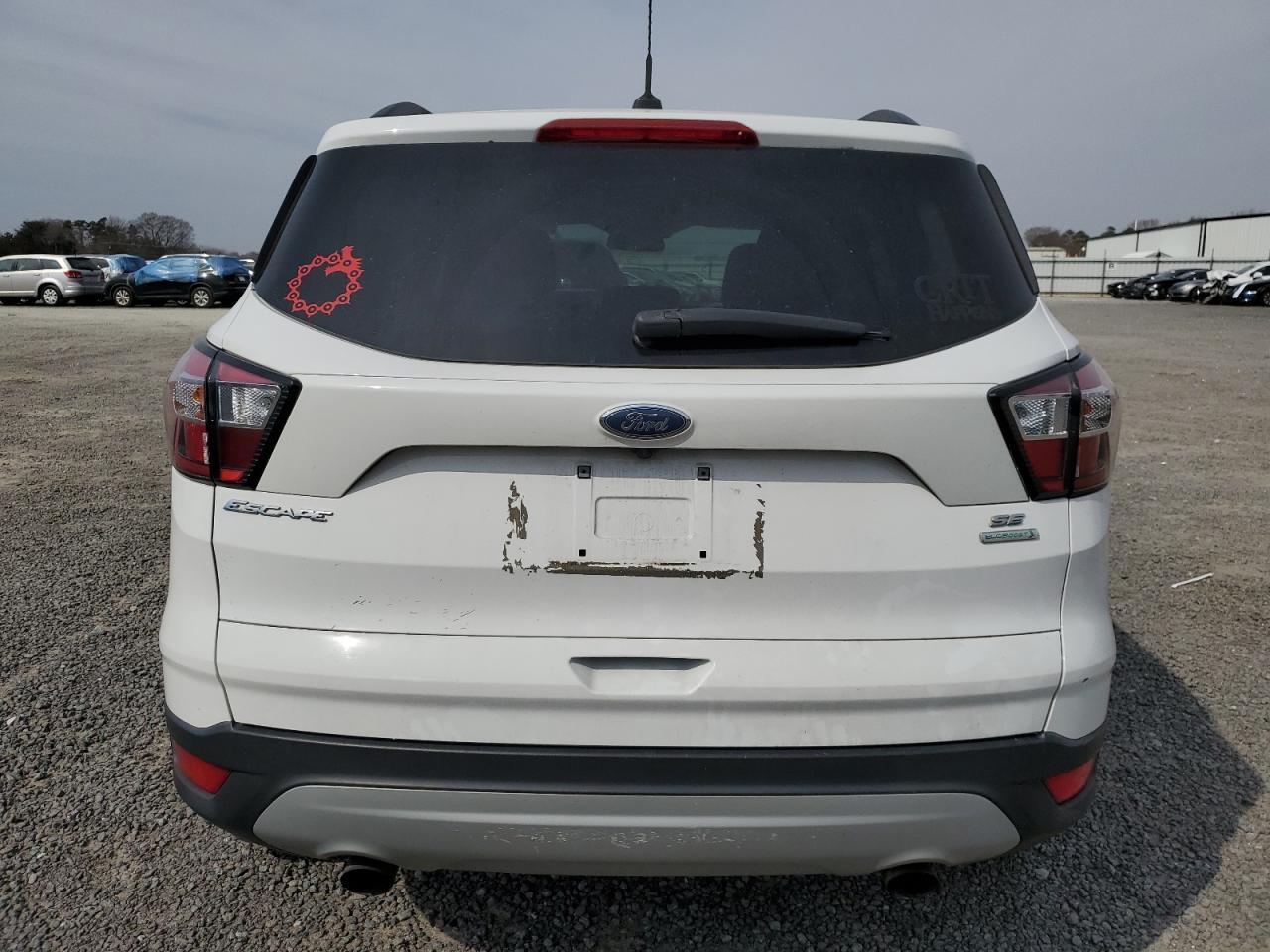 Photo 5 VIN: 1FMCU0GD4JUB17497 - FORD ESCAPE SE 