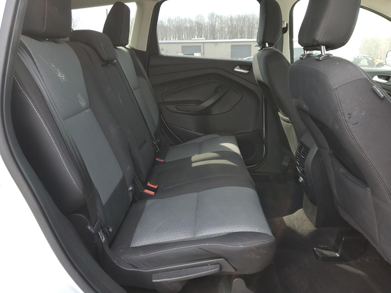 Photo 9 VIN: 1FMCU0GD4JUB17497 - FORD ESCAPE SE 