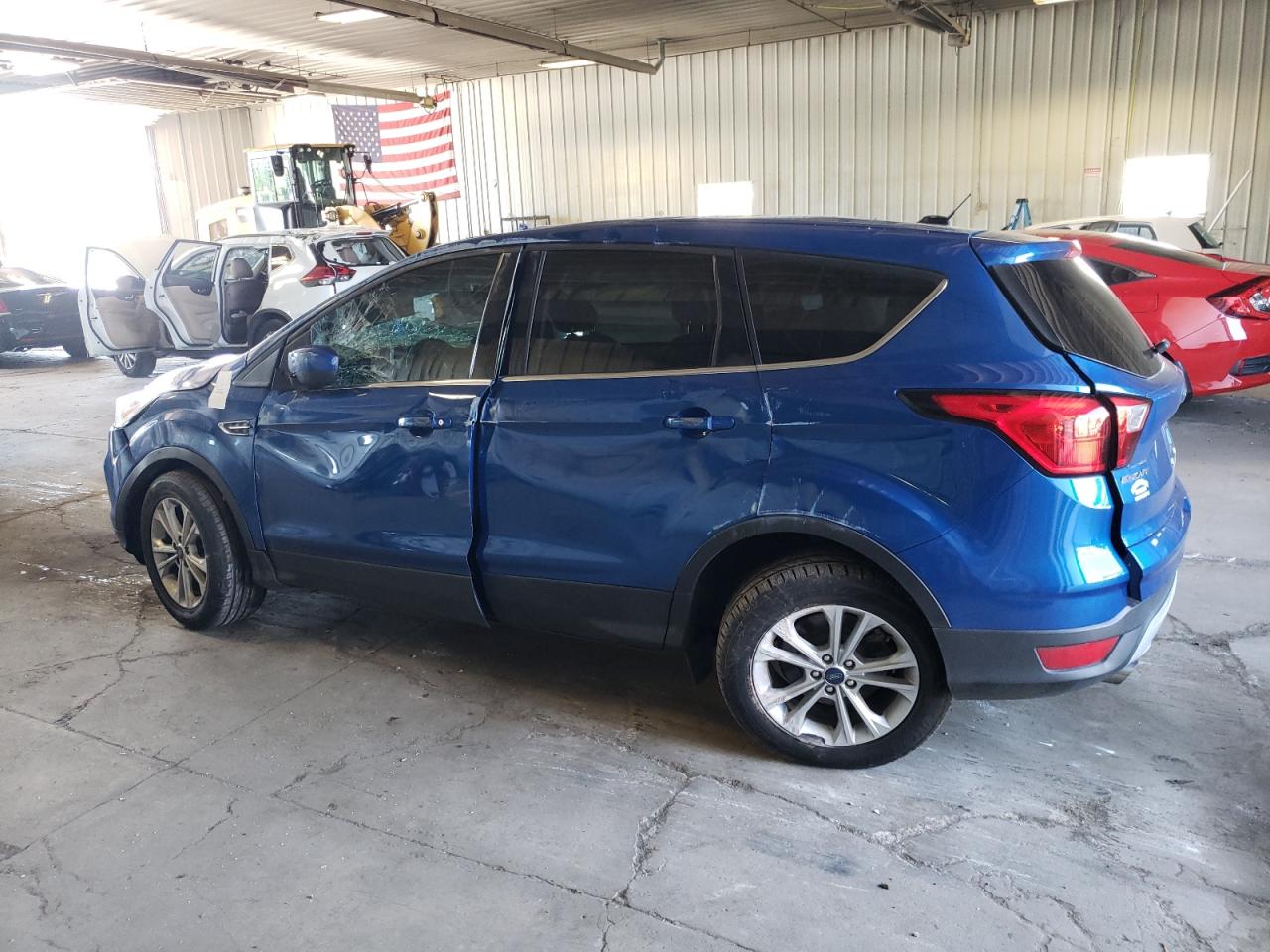 Photo 1 VIN: 1FMCU0GD4KUB10549 - FORD ESCAPE 