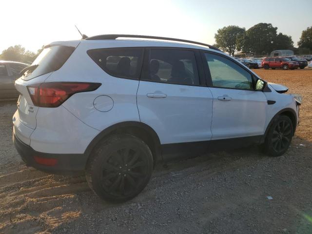 Photo 2 VIN: 1FMCU0GD4KUB93352 - FORD ESCAPE SE 