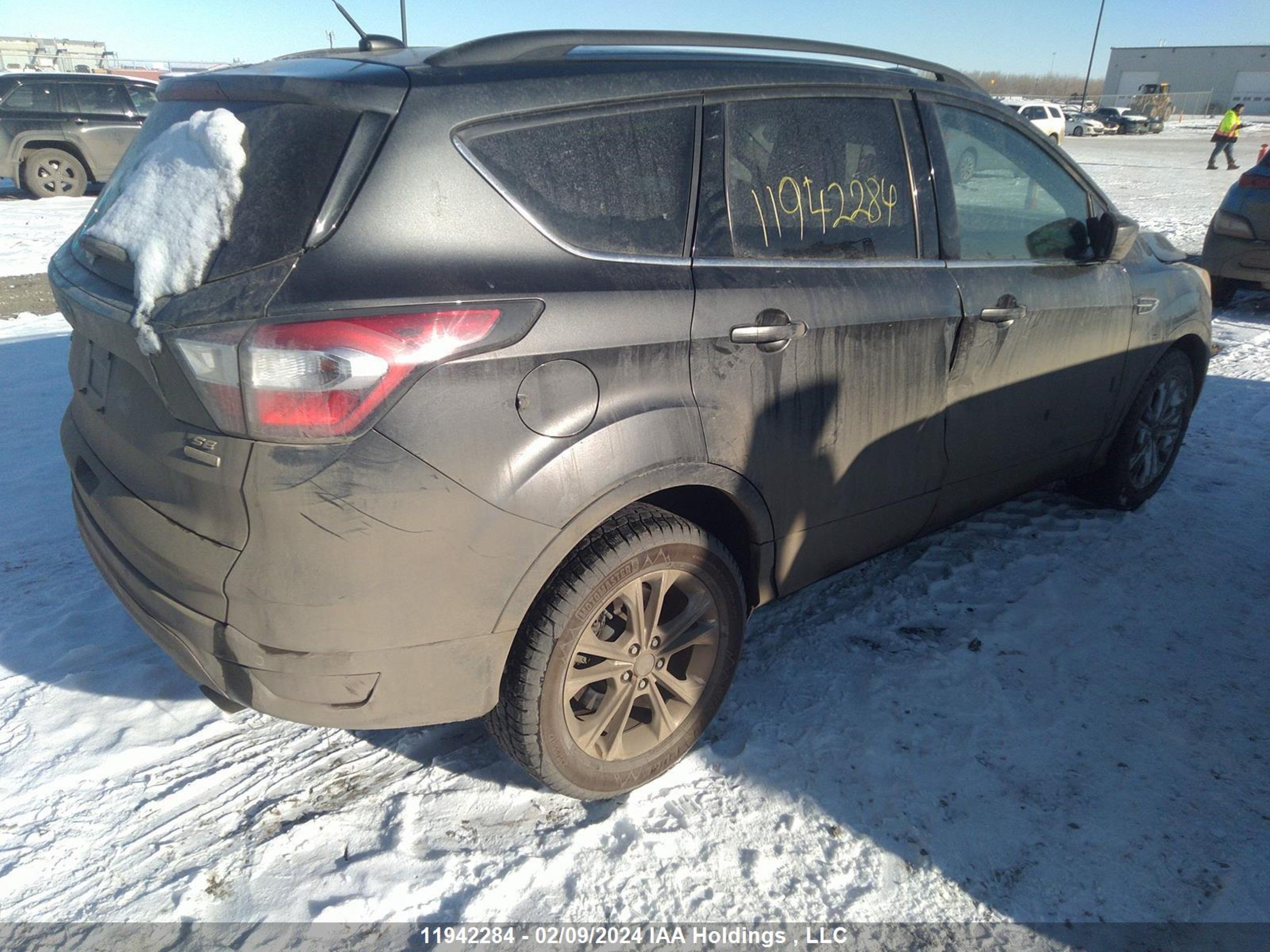 Photo 3 VIN: 1FMCU0GD5HUB10925 - FORD ESCAPE 