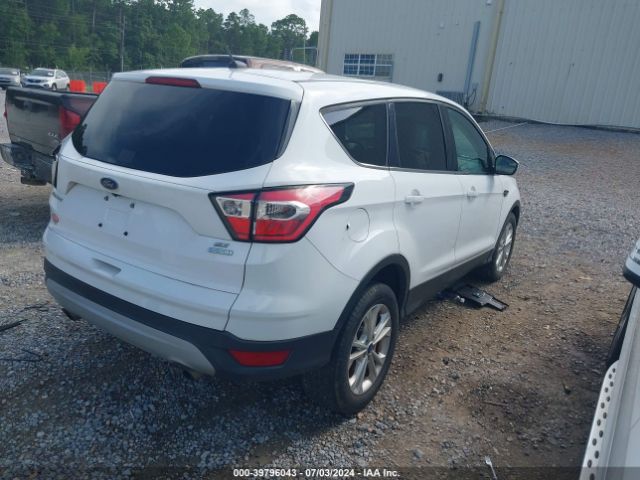 Photo 3 VIN: 1FMCU0GD5HUC18803 - FORD ESCAPE 