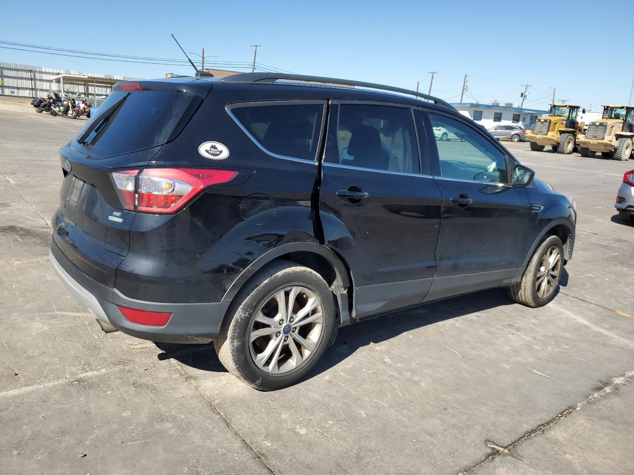 Photo 2 VIN: 1FMCU0GD5HUC47749 - FORD ESCAPE 