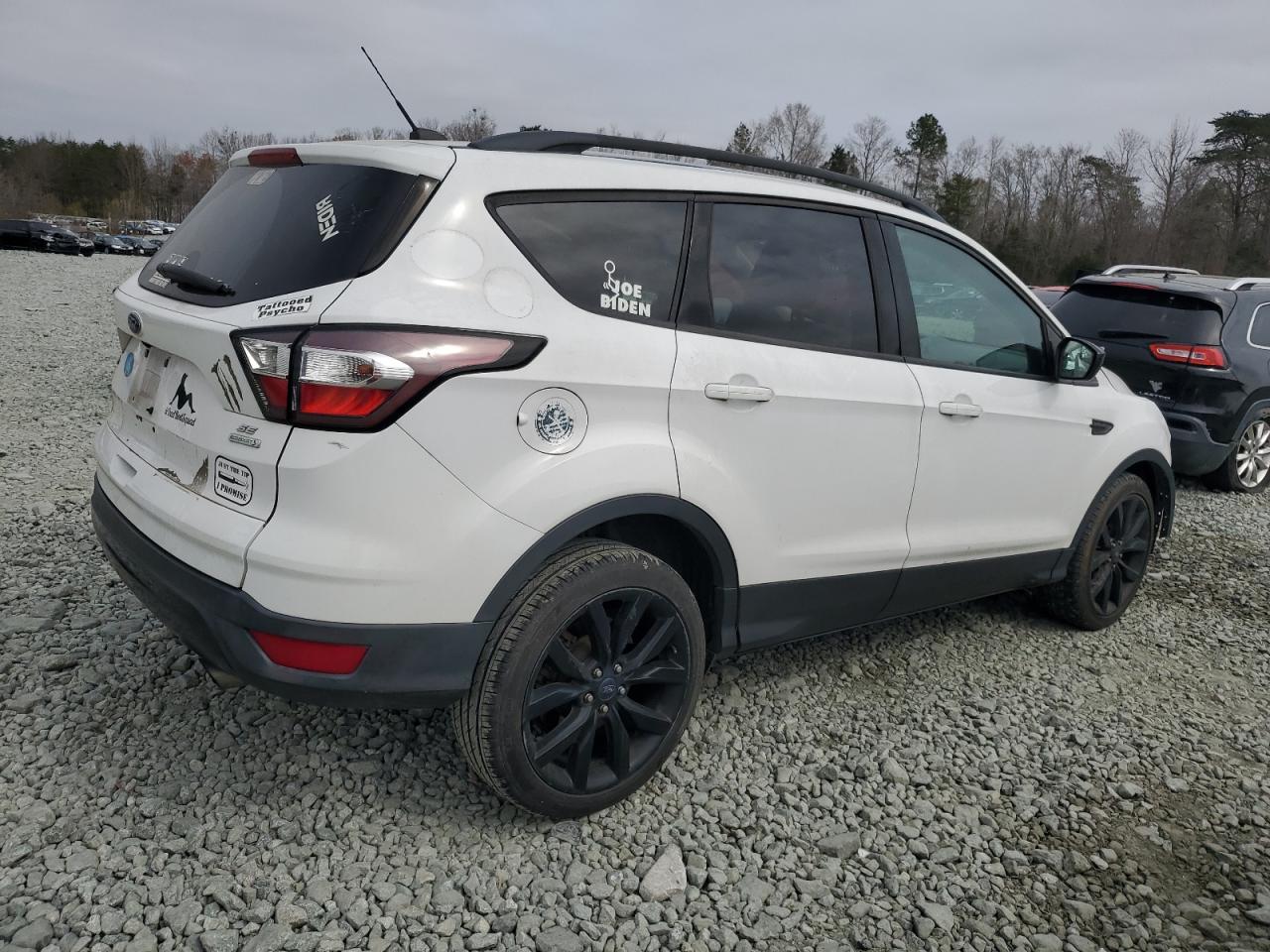 Photo 2 VIN: 1FMCU0GD5HUE85312 - FORD ESCAPE 