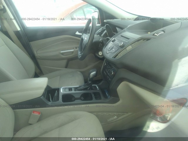 Photo 4 VIN: 1FMCU0GD5JUC10710 - FORD ESCAPE 