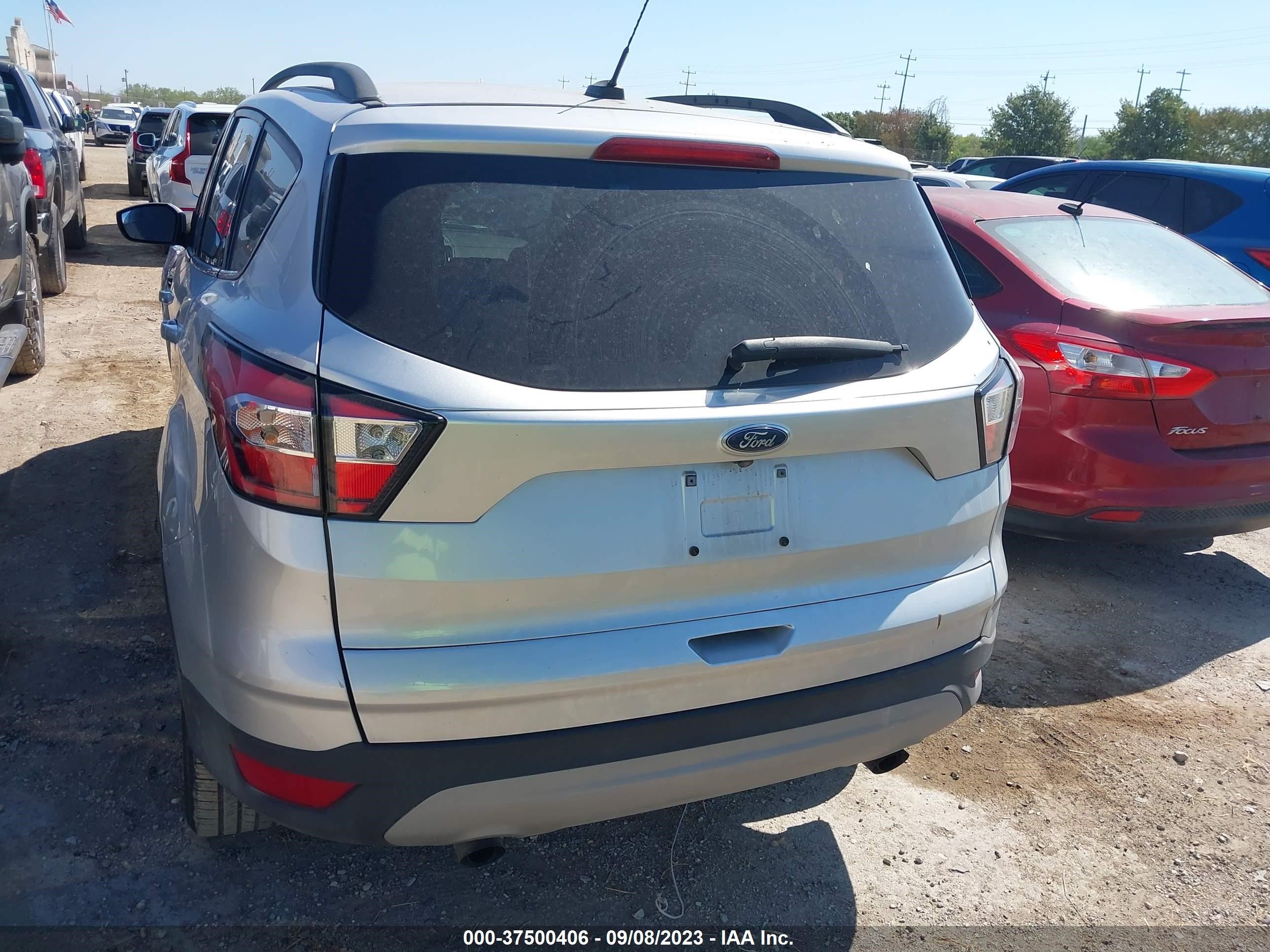 Photo 15 VIN: 1FMCU0GD5JUC18743 - FORD ESCAPE 