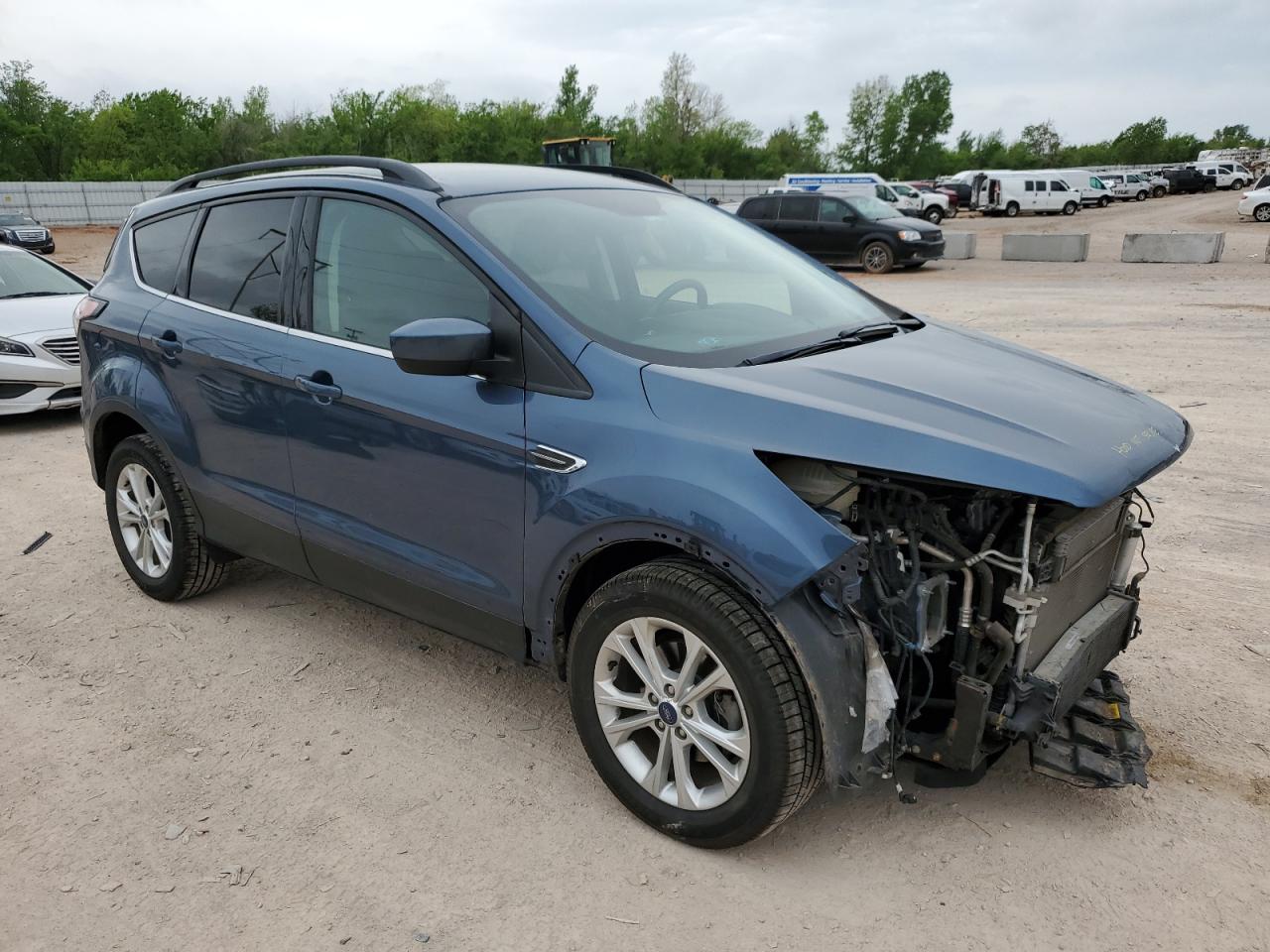 Photo 3 VIN: 1FMCU0GD5JUC85715 - FORD ESCAPE 