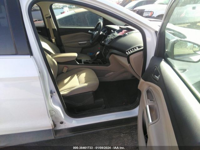 Photo 4 VIN: 1FMCU0GD5JUC86315 - FORD ESCAPE 