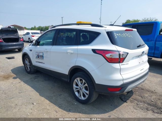 Photo 2 VIN: 1FMCU0GD5JUC90395 - FORD ESCAPE 