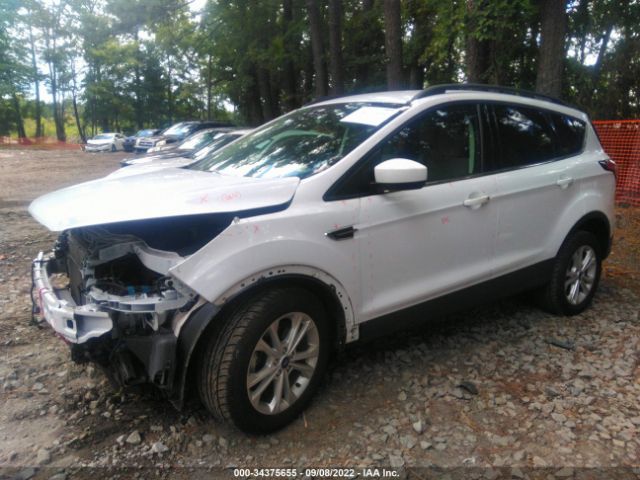 Photo 1 VIN: 1FMCU0GD5JUD23153 - FORD ESCAPE 