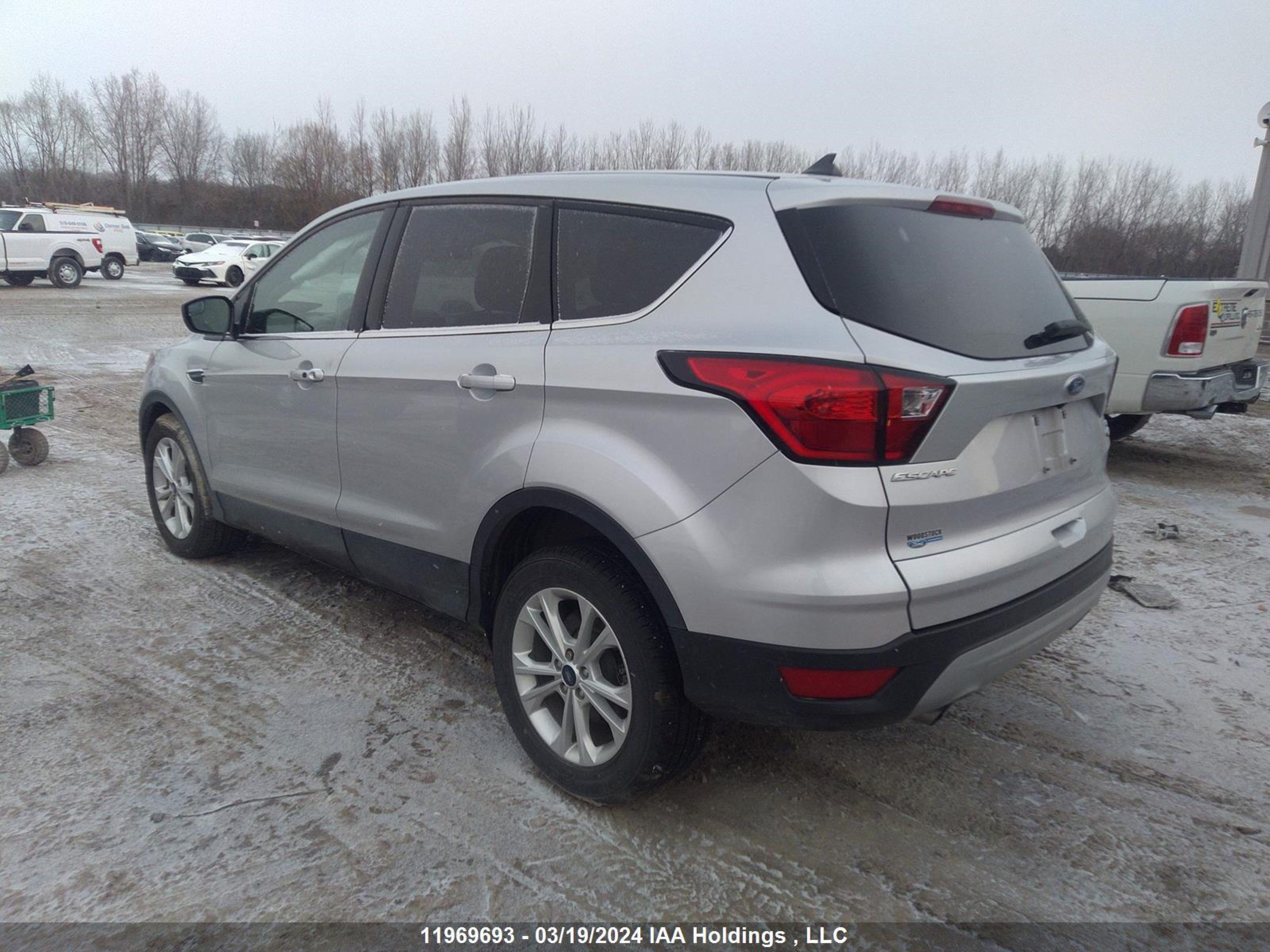 Photo 2 VIN: 1FMCU0GD5KUB88077 - FORD ESCAPE 