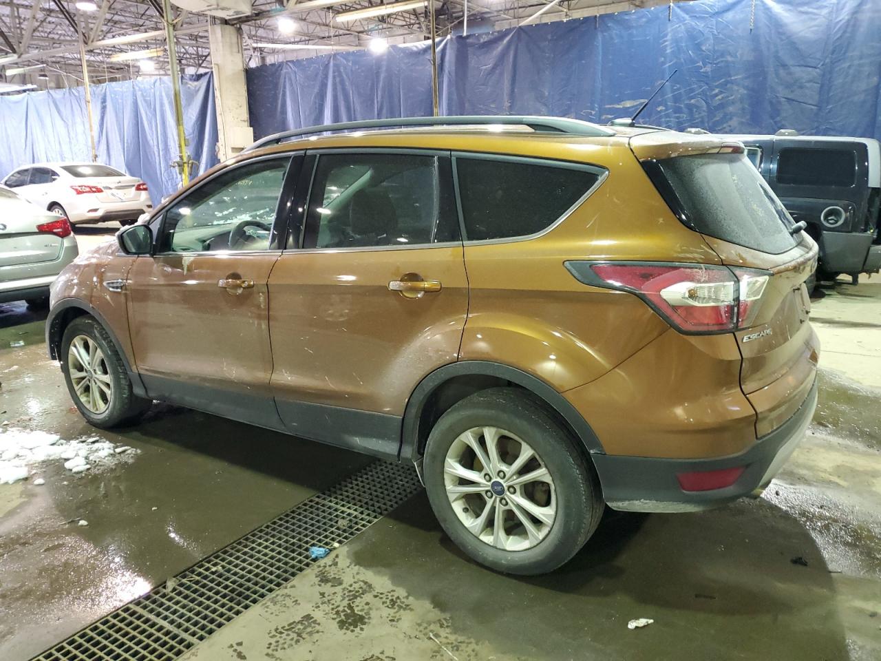 Photo 1 VIN: 1FMCU0GD6HUA12941 - FORD ESCAPE 