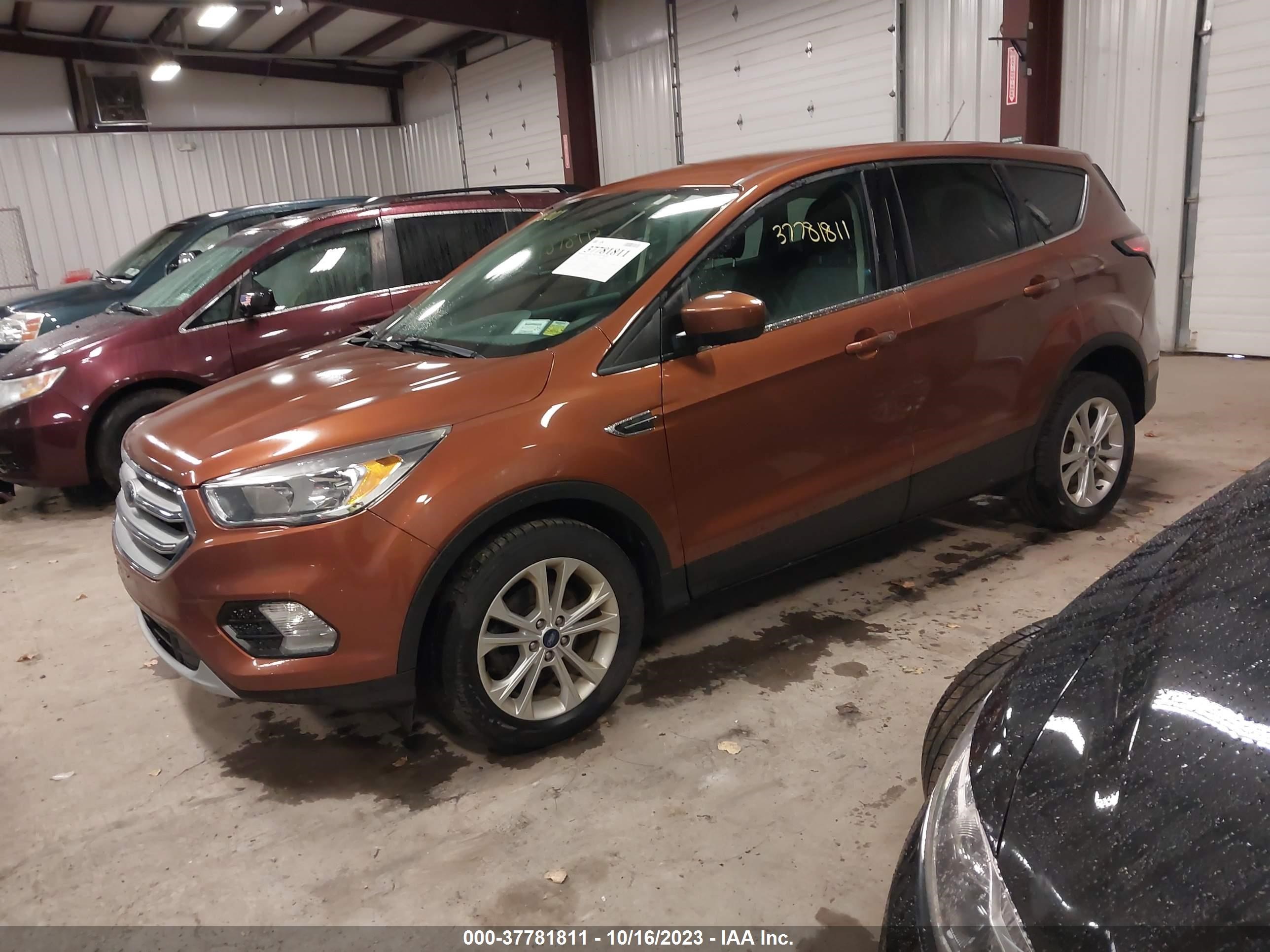 Photo 1 VIN: 1FMCU0GD6HUA52694 - FORD ESCAPE 