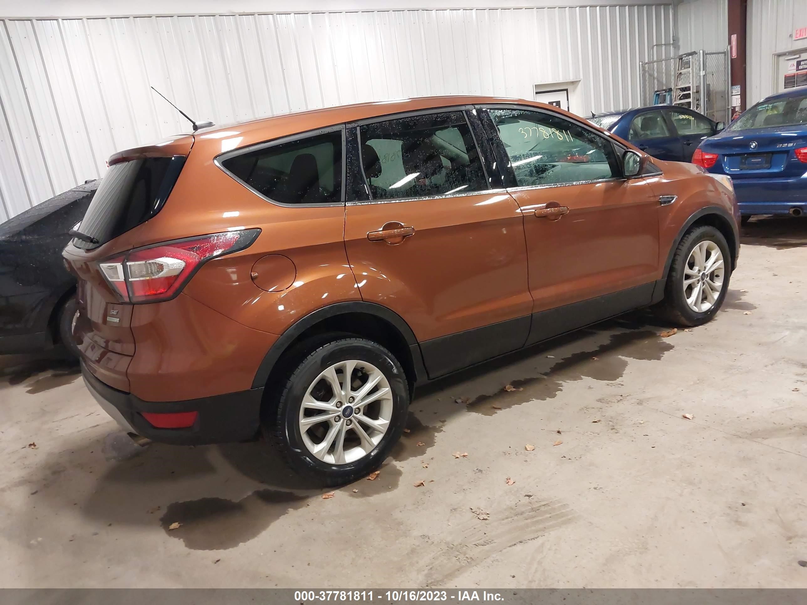 Photo 3 VIN: 1FMCU0GD6HUA52694 - FORD ESCAPE 