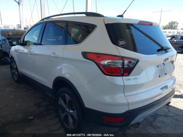 Photo 2 VIN: 1FMCU0GD6HUB15907 - FORD ESCAPE 