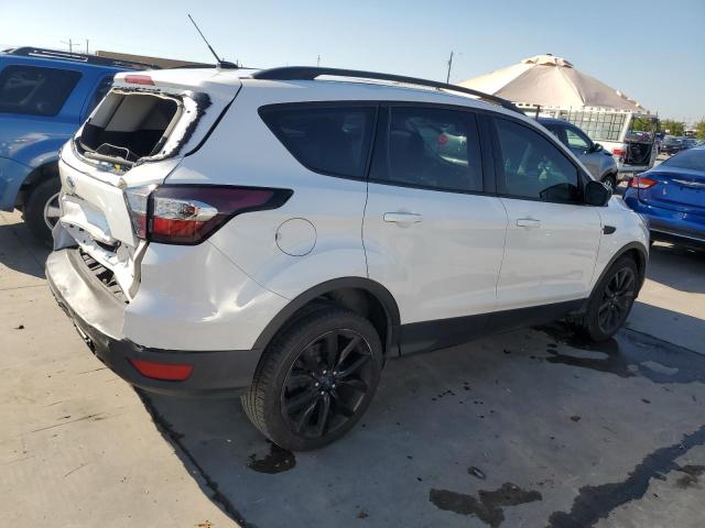 Photo 2 VIN: 1FMCU0GD6HUC23542 - FORD ESCAPE 