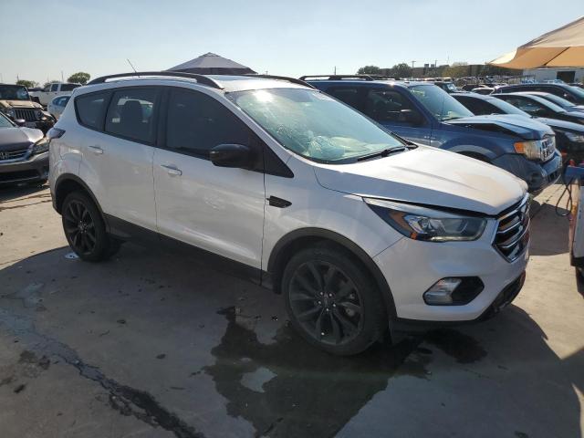 Photo 3 VIN: 1FMCU0GD6HUC23542 - FORD ESCAPE 