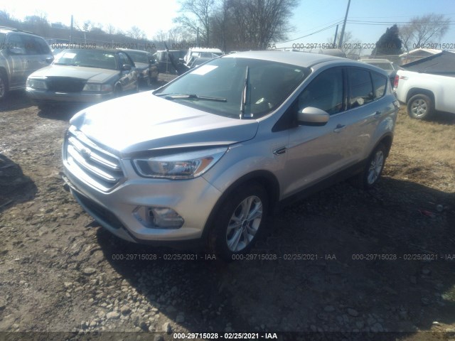 Photo 1 VIN: 1FMCU0GD6HUE38869 - FORD ESCAPE 