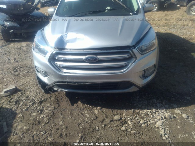 Photo 5 VIN: 1FMCU0GD6HUE38869 - FORD ESCAPE 