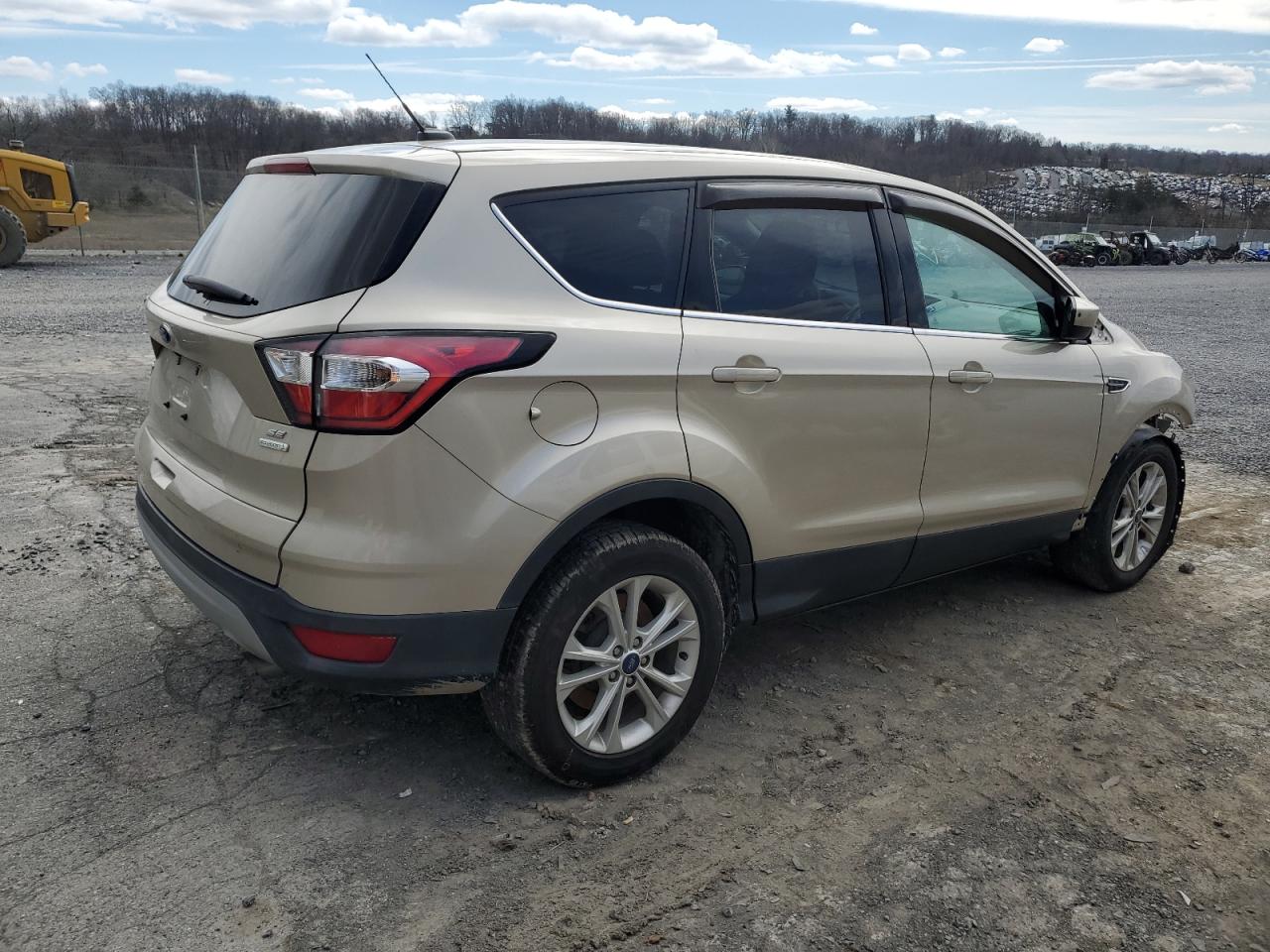 Photo 2 VIN: 1FMCU0GD6HUE67448 - FORD ESCAPE 