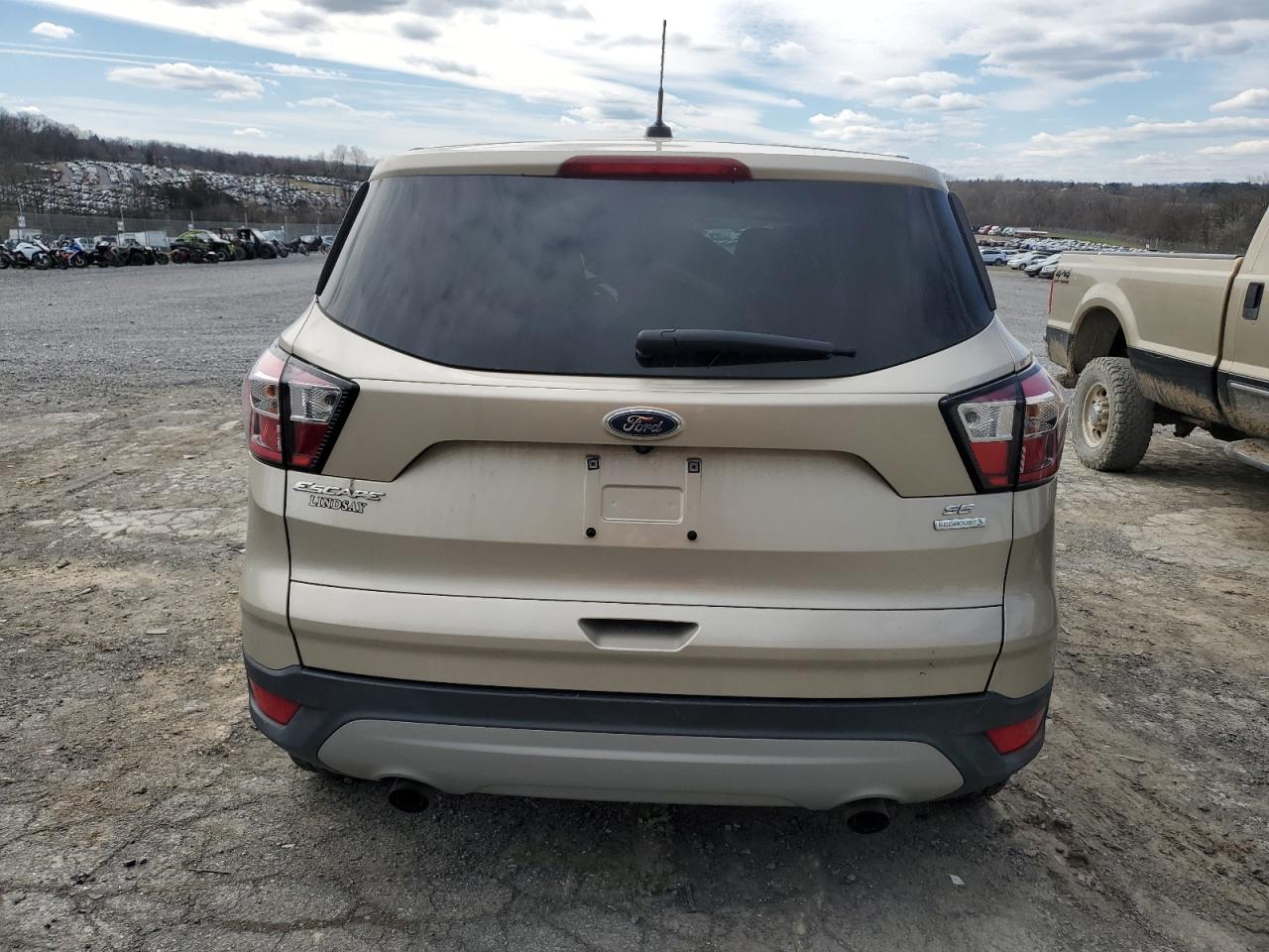 Photo 5 VIN: 1FMCU0GD6HUE67448 - FORD ESCAPE 