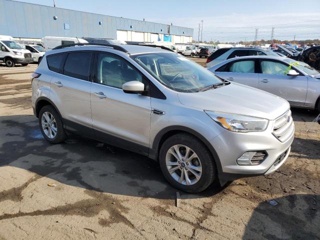 Photo 3 VIN: 1FMCU0GD6JUA20303 - FORD ESCAPE SE 