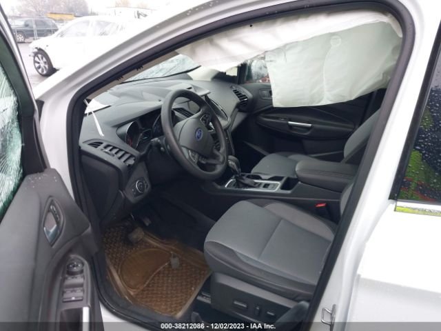 Photo 4 VIN: 1FMCU0GD6JUB09031 - FORD ESCAPE 