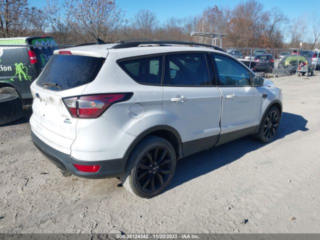 Photo 3 VIN: 1FMCU0GD6JUC11431 - FORD ESCAPE 