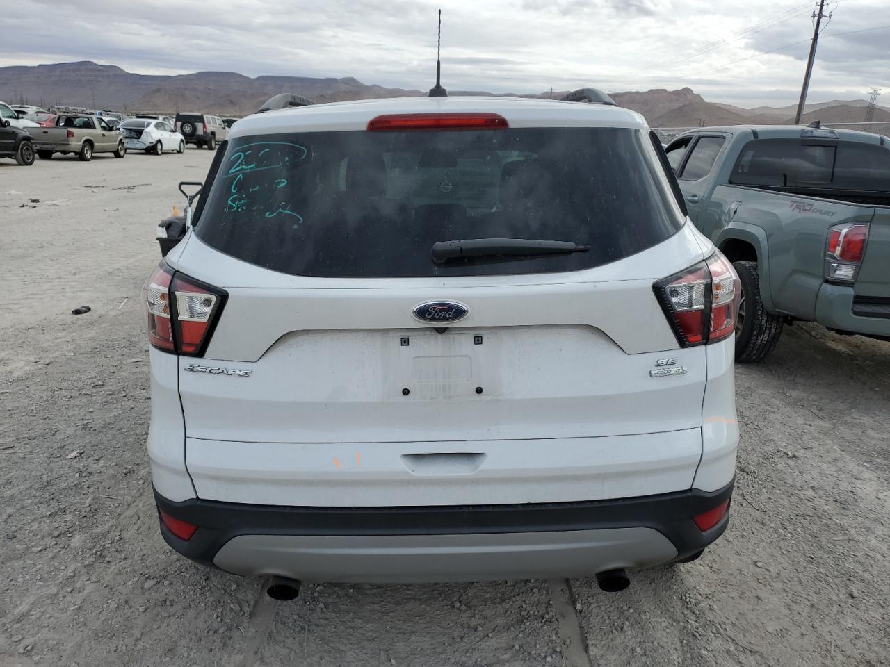 Photo 5 VIN: 1FMCU0GD6JUC35891 - FORD ESCAPE 