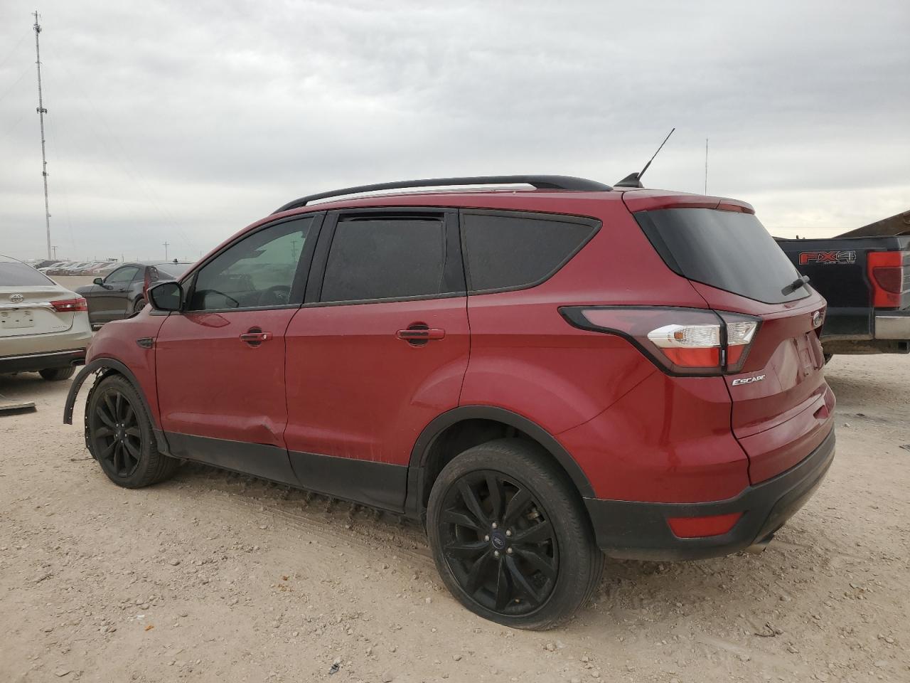 Photo 1 VIN: 1FMCU0GD6JUC48026 - FORD ESCAPE 